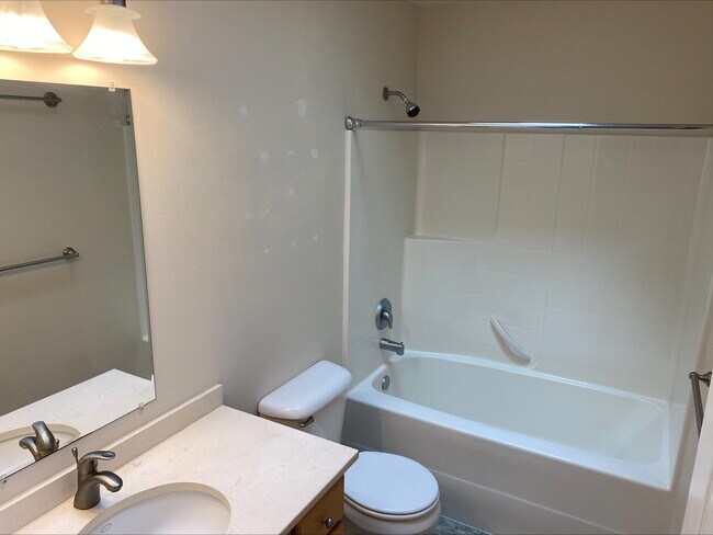 Building Photo - 148 Spruce Loop SW