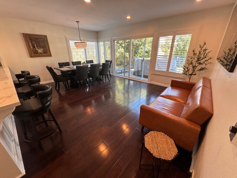 Building Photo - 11686 Mindanao St