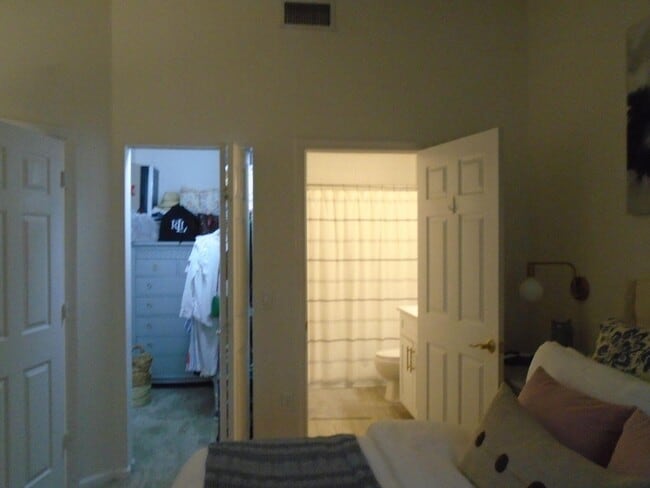 Building Photo - 3760 N Jog Rd