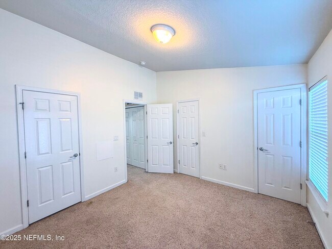 Building Photo - 8106 Summer Cove Ct