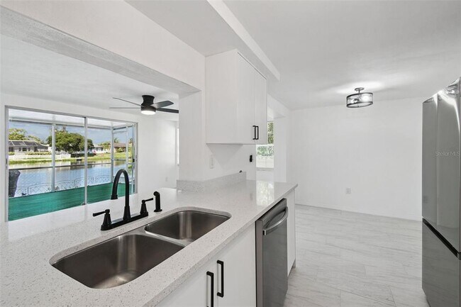 Building Photo - 3513 Landale Dr