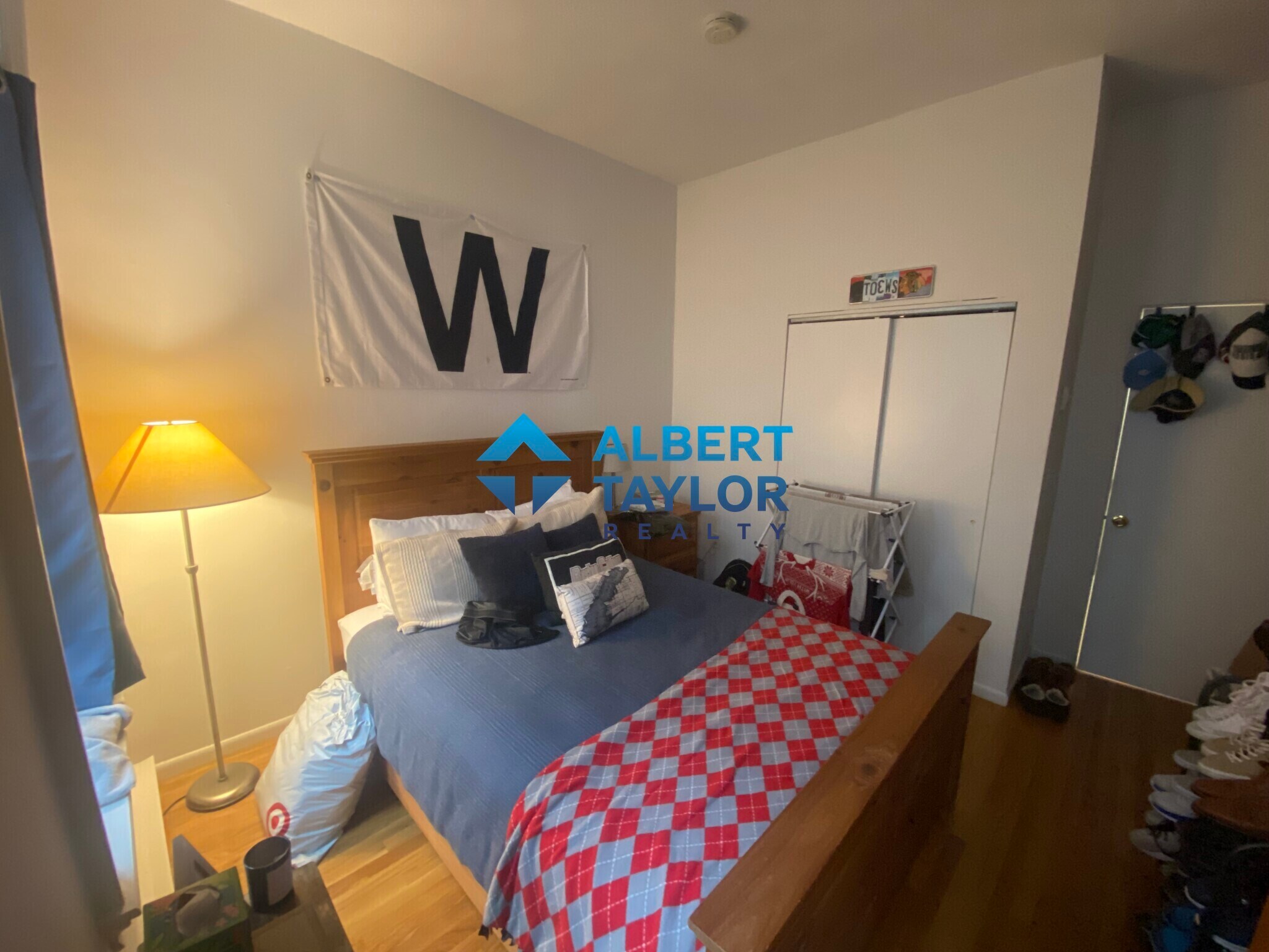 Building Photo - 24 Isabella St