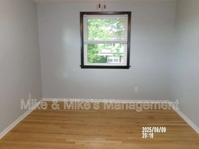 Building Photo - 6400 N 73rd St