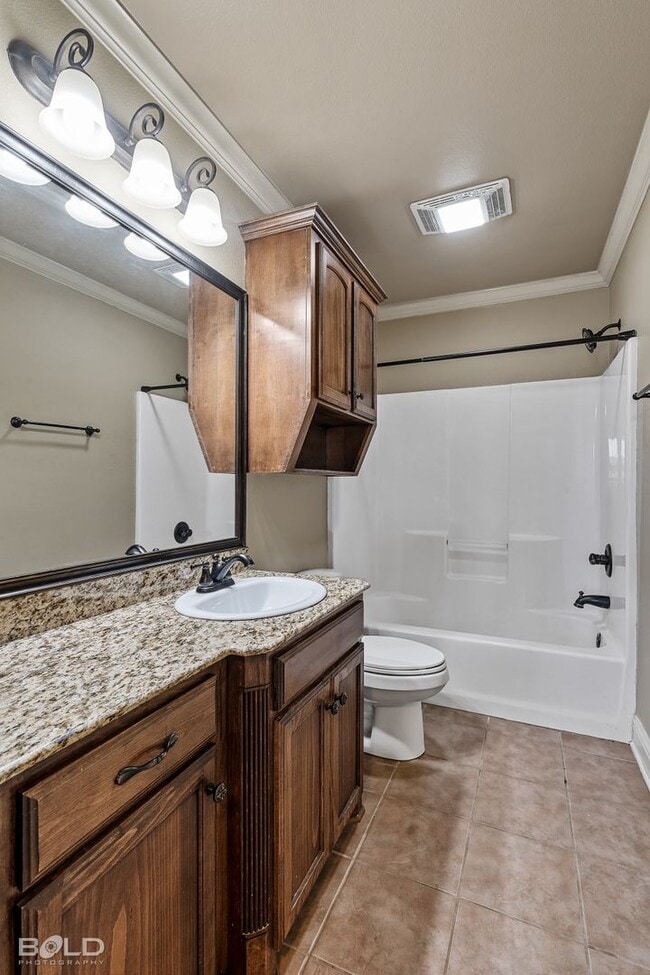 Building Photo - 3925 Le Brooke Ln