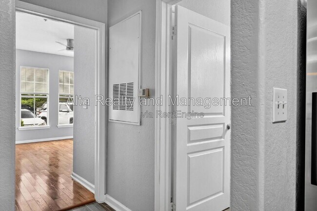 Building Photo - 8290 Gate Pkwy W