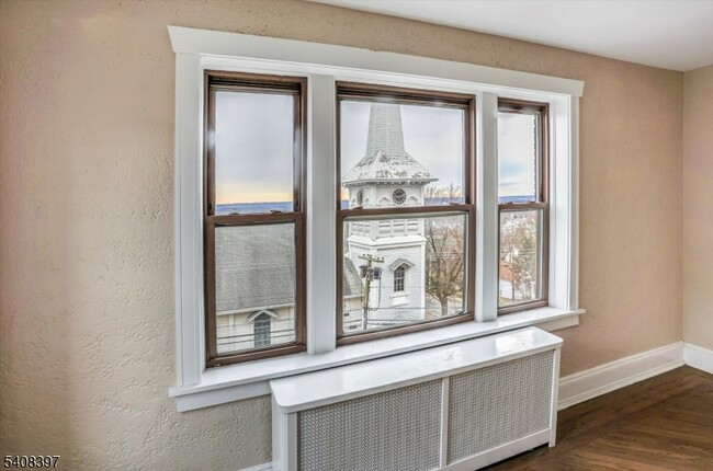 Building Photo - 204 Church St