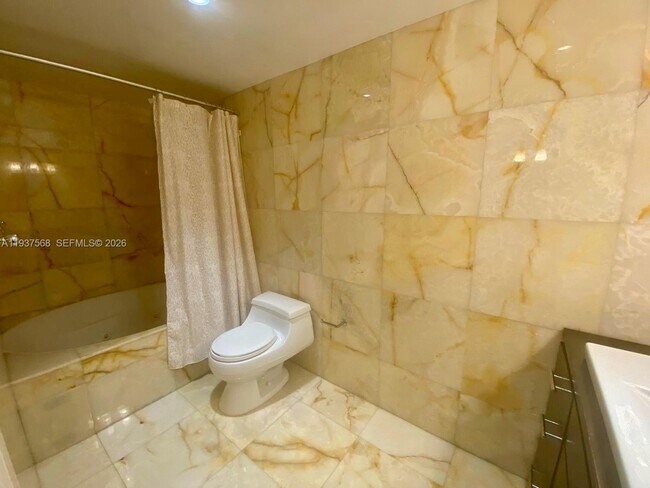 Building Photo - 1800 NE 114th St