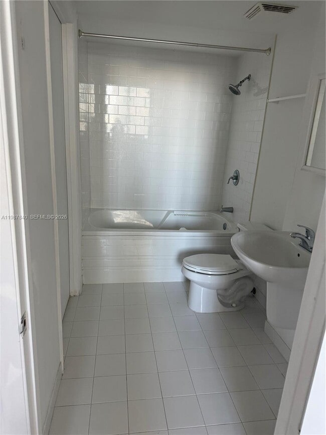 Building Photo - 690 SW 1st Ct