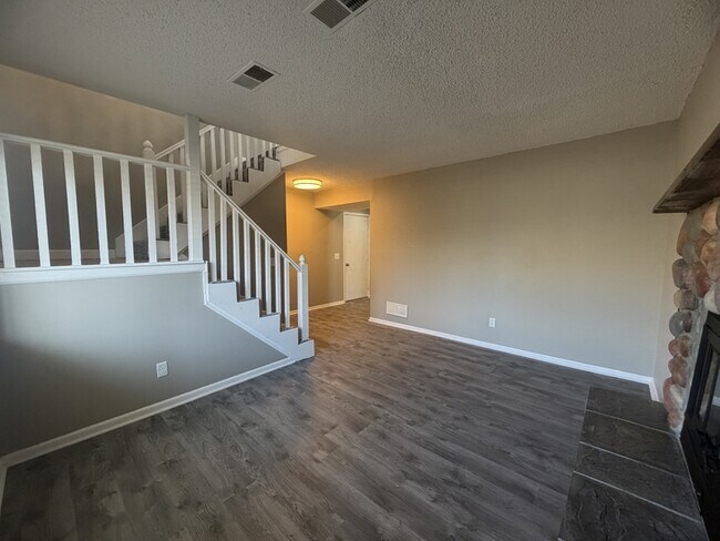 Building Photo - 14033 Dornoch St