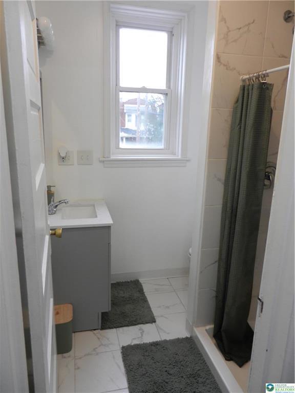 Building Photo - 1428 Center St