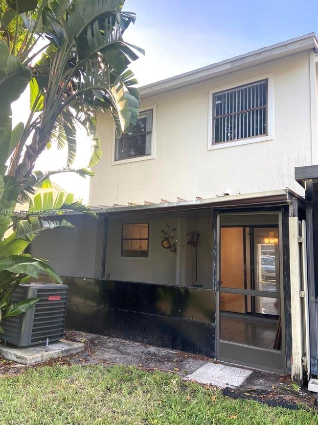 Building Photo - 4601 Pier Dr