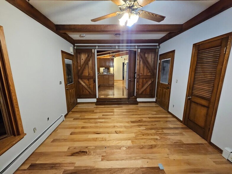 Building Photo - 11260 Fernbrook Ln N