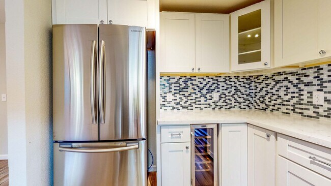 Building Photo - PURE Property Management Presents: Beautiful 3 Bedroom/2 Bath in Santa Rosa!