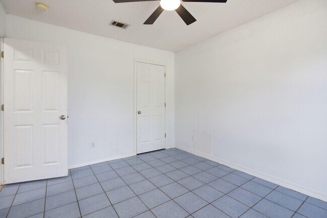 Building Photo - 5135 Whitehurst Ln