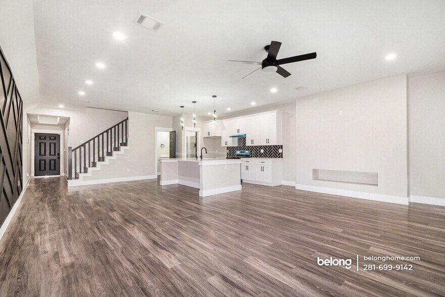 Building Photo - 8119 Venus St