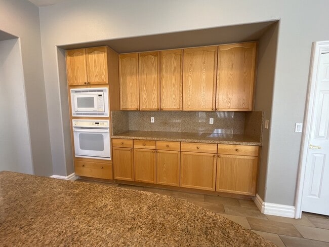 Building Photo - Stunning 2 story, 5-bedroom home in Rhodes Ranch