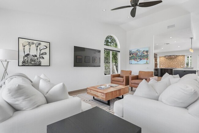 Building Photo - 70825 Ironwood Dr