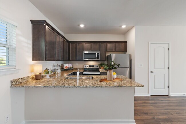 Building Photo - 8104 Logan Dr