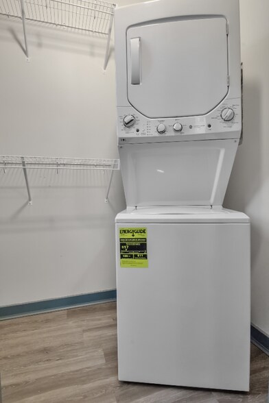 Building Photo - 36 E Utica St