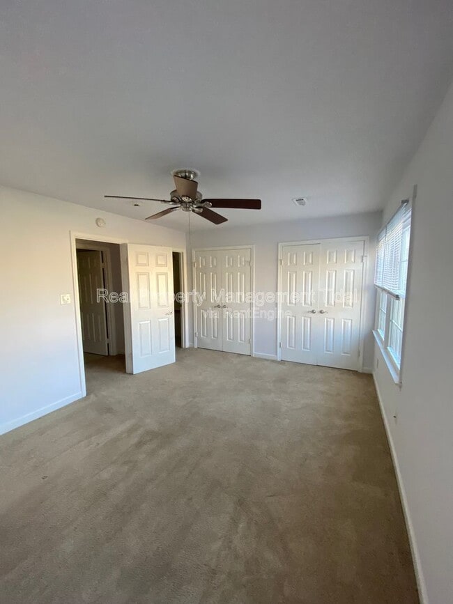 Building Photo - 610 Guy Ln
