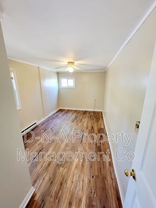 Building Photo - 264 Acres Rd
