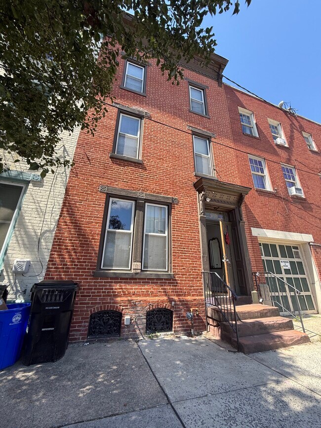 Building Photo - 266 Forster St