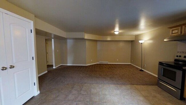 Building Photo - Cozy 2 bed 1 bath basement apartment, Eagle Mountain