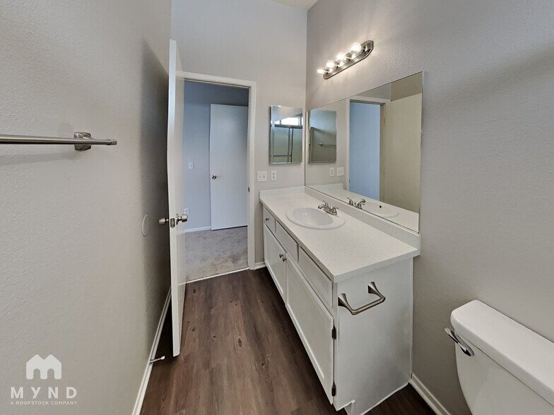 Building Photo - 2858 Mt Hope Dr