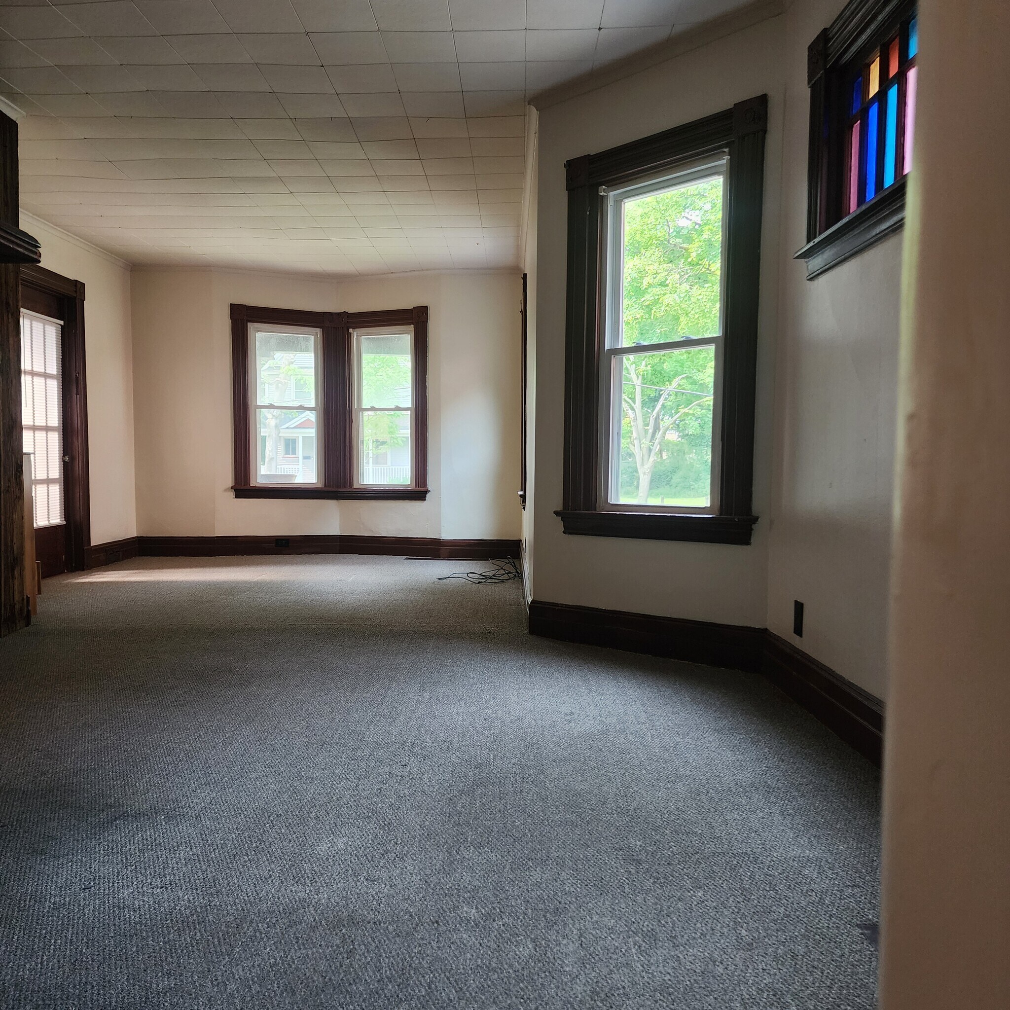 Large Living Room - 381 Glenwood Ave
