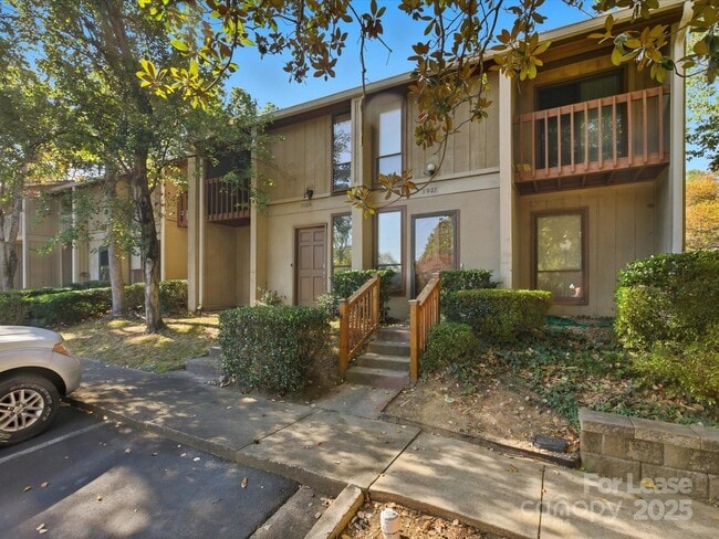 Building Photo - 7925 Charter Oak Ln