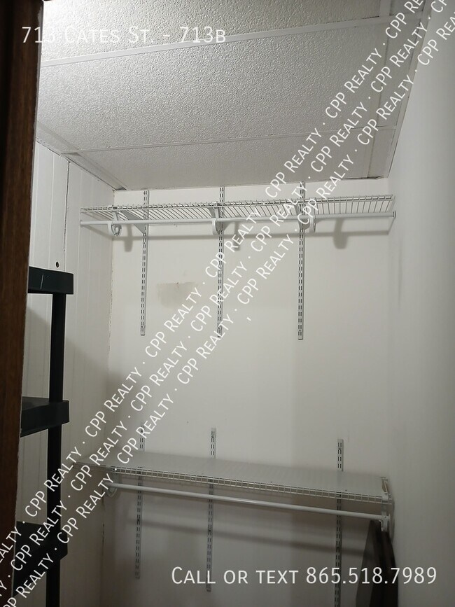 Building Photo - 713 Cates St
