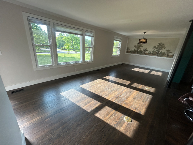Building Photo - 516 Lemont Dr