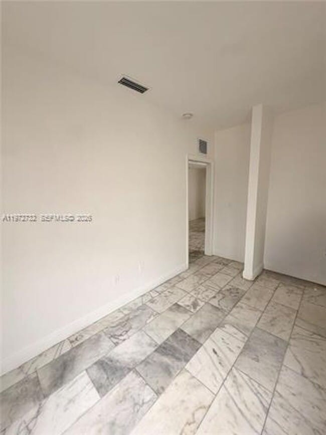 Building Photo - 922 Jefferson Ave