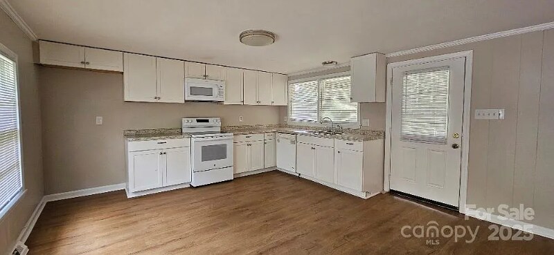 Building Photo - 2828 Bellhaven Cir