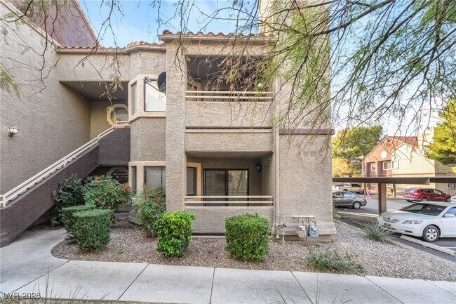 Building Photo - 5004 S Rainbow Blvd