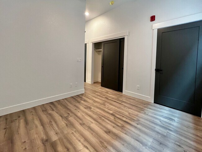 Building Photo - Newer Build in Downtown Loveland Apartments!