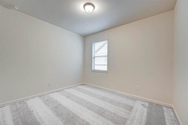 Building Photo - 18822 Fulvetta Haven Way