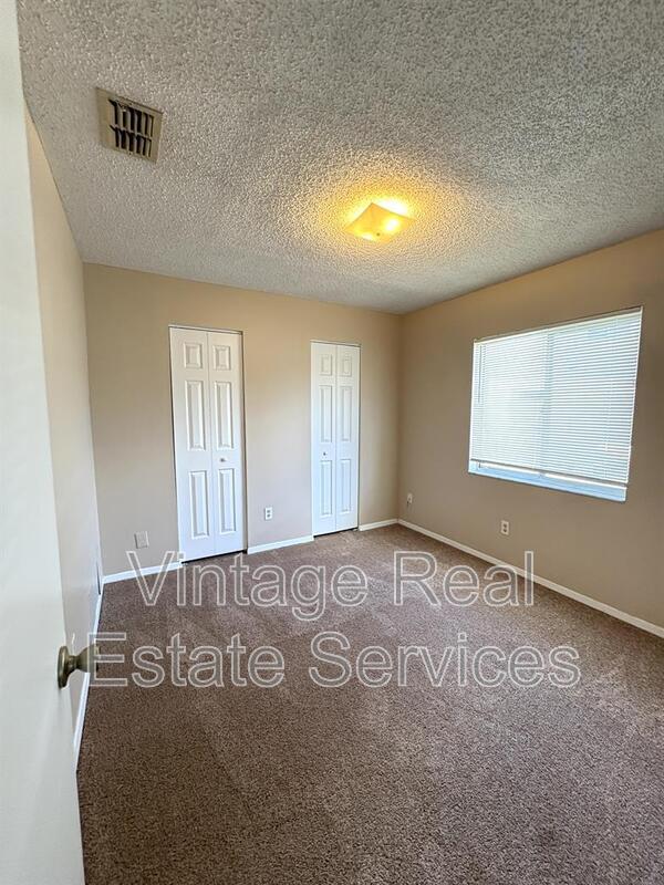 Building Photo - 3319 Fox Lake Dr