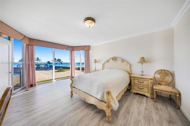 Building Photo - 17555 Collins Ave