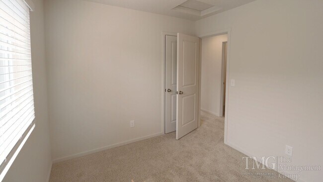 Building Photo - 3BD Home in Ridgefield in a Great Location!  Don't Miss Out!