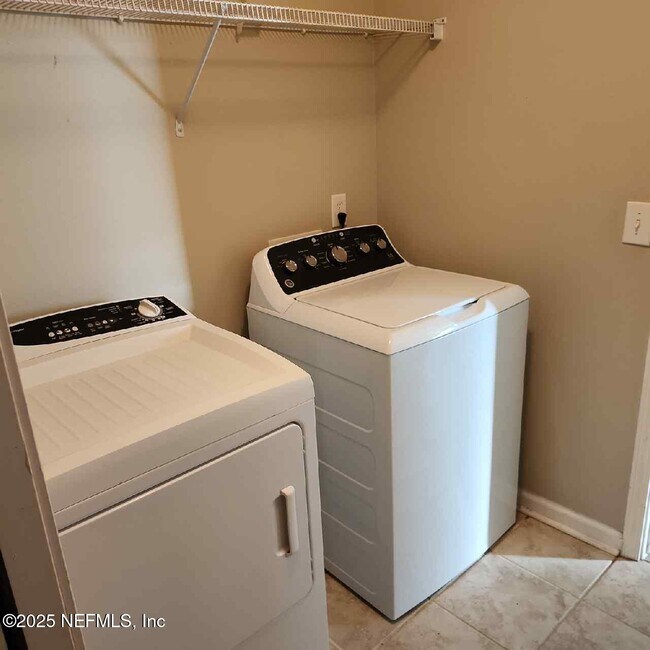 Building Photo - 96203 Ridgewood Cir