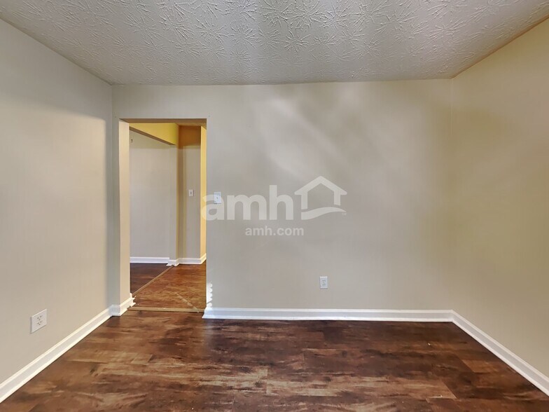 Building Photo - 1215 Wilkes Crest Dr