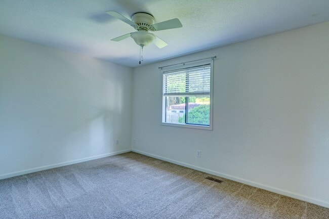Building Photo - Beautiful Westside Oak Harbor Home Near Sunset Beach – 3 Bed + Bonus Room
