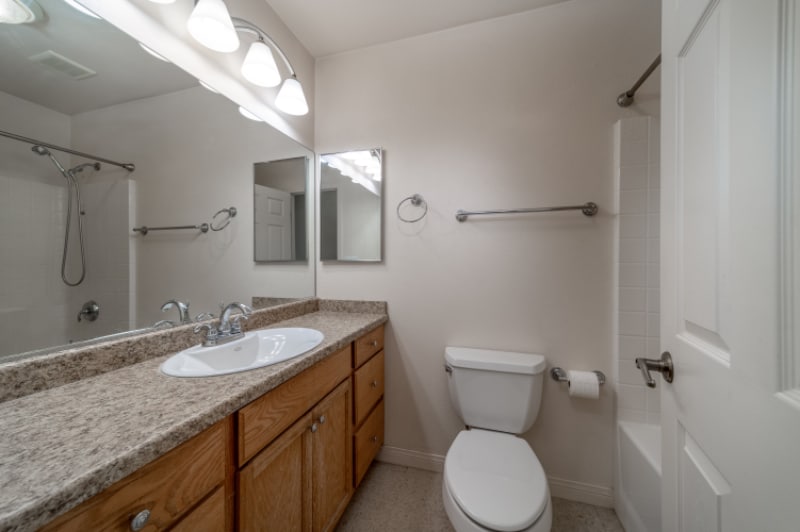 Building Photo - 730 Pine Ave