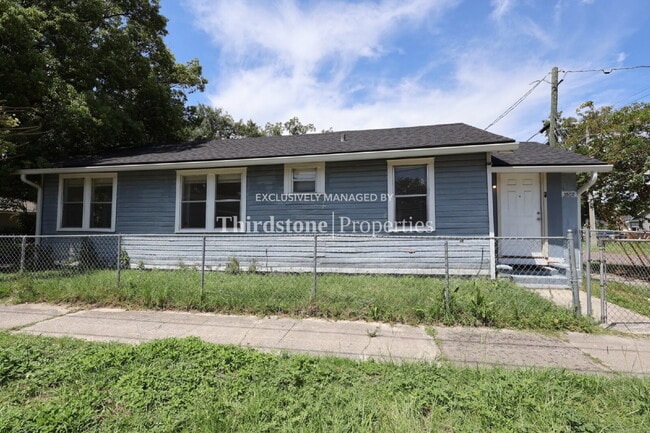 Building Photo - 1502 Fairfax St