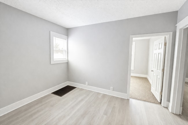 Building Photo - Remodeled two bedroom gem!