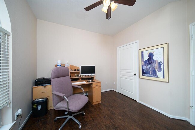 Building Photo - 11 Painted Canyon Pl