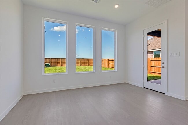 Building Photo - 27318 Sweetwater Bay Dr