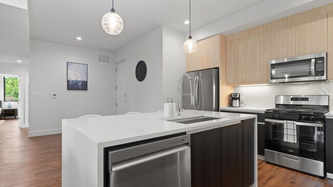 Building Photo - 5515 Humming Bird Ln