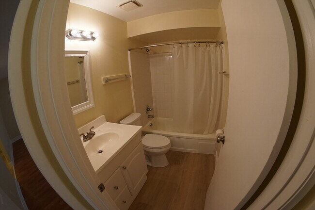 Building Photo - 6158 Sandcrest Cir